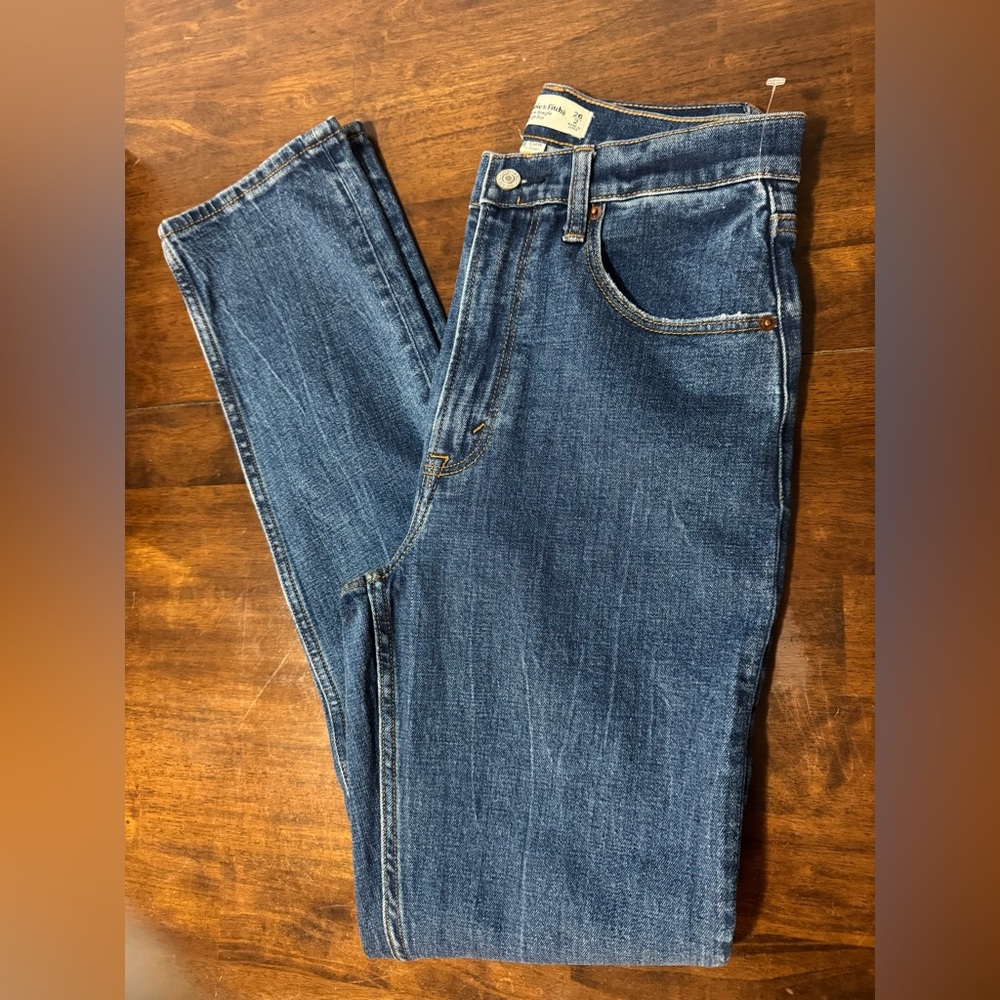 Abercrombie 90s Slim Straight Ultra High Rise Jeans
